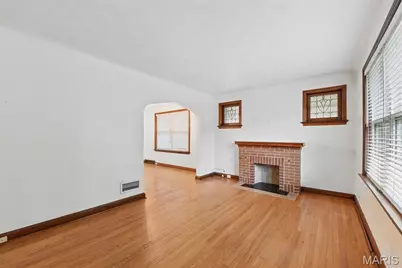 5746 Pernod Avenue, Saint Louis, MO 63139 - Photo 6