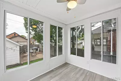 5746 Pernod Avenue, Saint Louis, MO 63139 - Photo 10