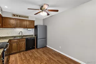 1948 Marine Terrace Dr, Saint Louis, MO 63146 - Photo 6