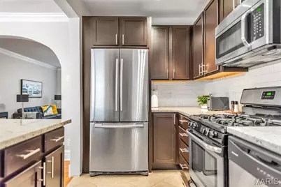 7557 Buckingham, Saint Louis, MO 63105 - Photo 4