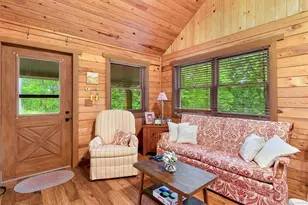 10131 Deer Run Rd, Bourbon, MO 65441 - Photo 8