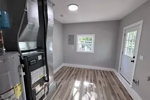 575 Walnut St, Bourbon, MO 65441 - Photo 10