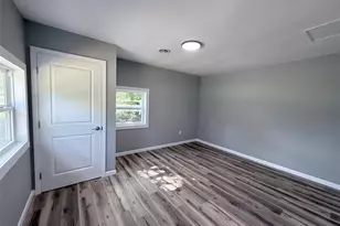 575 Walnut St, Bourbon, MO 65441 - Photo 6