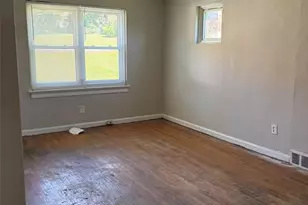 8816 Cozens Ave, Jennings, MO 63136 - Photo 10