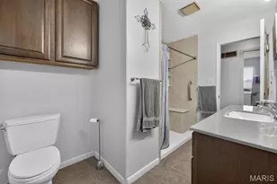 2718 Chalet Hill Dr, Saint Louis, MO 63129 - Photo 32