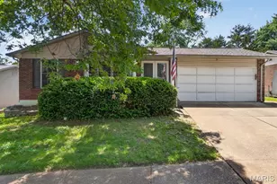 2718 Chalet Hill Dr, Saint Louis, MO 63129 - Photo 1
