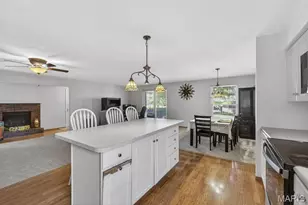 2718 Chalet Hill Dr, Saint Louis, MO 63129 - Photo 16
