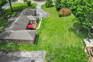9071 Monmouth Dr, Richmond Heights, MO 63117 - Photo 10
