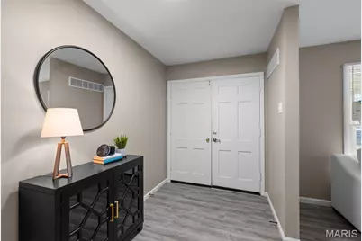 27 Nob Hill Drive, Hazelwood, MO 63138 - Photo 2