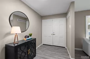 27 Nob Hill Dr, Hazelwood, MO 63138 - Photo 2