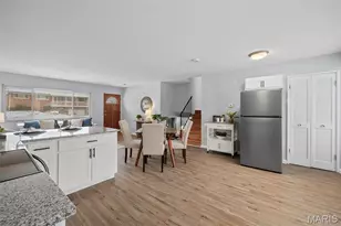 11008 Baywood Terrace, Saint Louis, MO 63126 - Photo 12