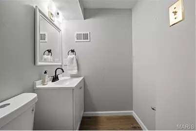 11008 Baywood Terrace, Saint Louis, MO 63126 - Photo 16
