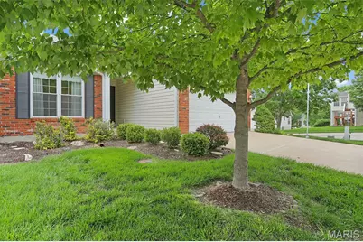 10276 Highbury Lane, Saint Louis, MO 63123 - Photo 2