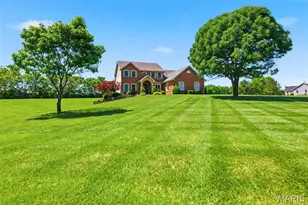 118 Kersting Farms Dr, O'Fallon, MO 63366 - Photo 2