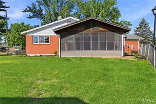 2723 Buckingham Dr, Florissant, MO 63033 - Photo 2
