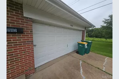 9503 Yorktown Drive, Saint Louis, MO 63137 - Photo 4