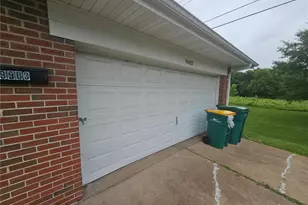9503 Yorktown Dr, Saint Louis, MO 63137 - Photo 4