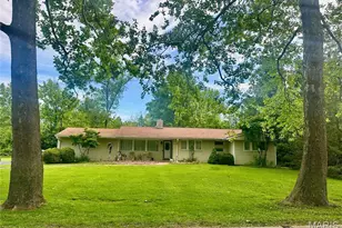 9 Ranch Ln, Saint Louis, MO 63131 - Photo 1