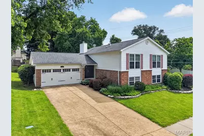 100 Holly Green Drive, Ballwin, MO 63021 - Photo 2