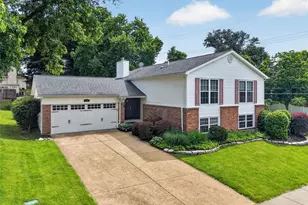 100 Holly Green Dr, Ballwin, MO 63021 - Photo 2