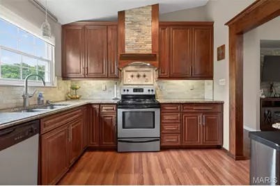 100 Holly Green Drive, Ballwin, MO 63021 - Photo 6