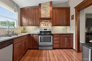 100 Holly Green Dr, Ballwin, MO 63021 - Photo 6