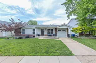 4367 Meadowgreen Estates Dr, Saint Louis, MO 63129 - Photo 38