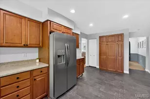 720 Fernview Dr, Creve Coeur, MO 63141 - Photo 10