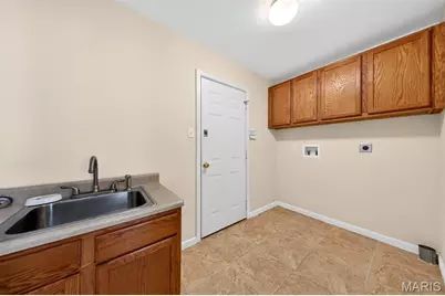 385 Birchwood Crossing Lane, Maryland Heights, MO 63043 - Photo 18