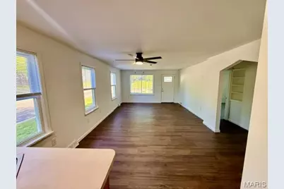 3554 Theresa Avenue, Saint Ann, MO 63074 - Photo 4