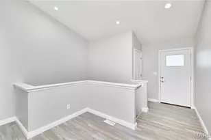 28725 Woodland Heights Dr, Warrenton, MO 63383 - Photo 2