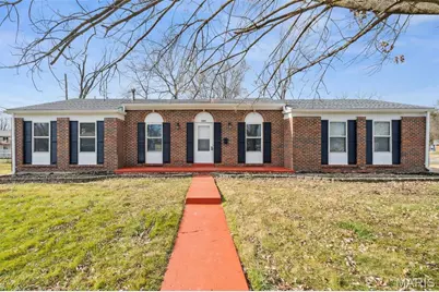 2365 Thunderbird Avenue, Florissant, MO 63033 - Photo 2