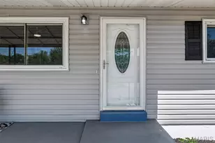 515 Golden Valley Dr, Saint Louis, MO 63129 - Photo 2