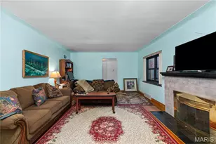701 Garlyn Ct, Saint Louis, MO 63123 - Photo 2