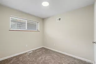 6670 Kenwood Dr, Northwoods, MO 63121 - Photo 14