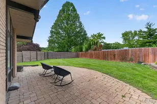 2 Sunswept Dr, Saint Louis, MO 63141 - Photo 24
