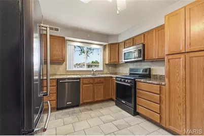 8309 Julia Drive, Affton, MO 63123 - Photo 12
