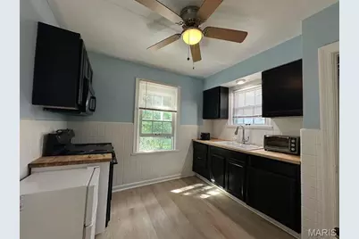 3525 Belaire Place, Beverly Hills, MO 63121 - Photo 18