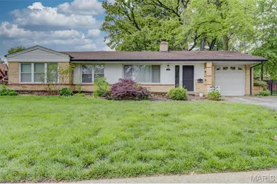 1101 E Parkedge Lane, University City, MO 63130 - Photo 1