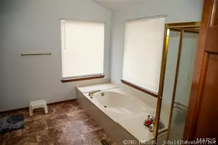 4025 Barington Ct, Florissant, MO 63034 - Photo 18