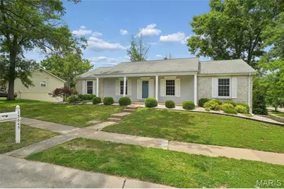 15645 Dresden Lake Court, Chesterfield, MO 63017 - Photo 2