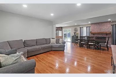 5859 Hunterbrook Court, Oakville, MO 63129 - Photo 8