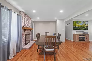 5859 Hunter Brook Ct, Oakville, MO 63129 - Photo 12