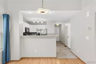 10353 Tiffany Village Cir Dr, Saint Louis, MO 63123 - Photo 6