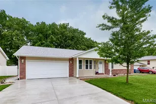 806 S Yosemite Ct, Saint Peters, MO 63376 - Photo 1