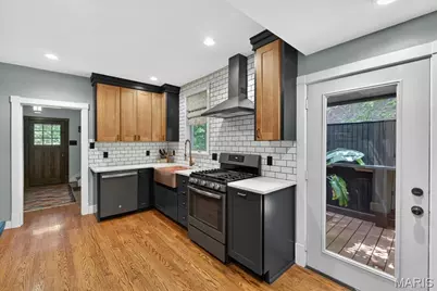 921 Newport Avenue, Saint Louis, MO 63119 - Photo 18