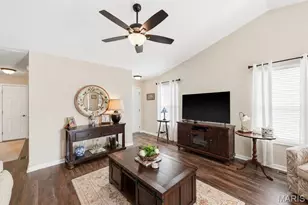 326 Stone Village Dr, Wentzville, MO 63385 - Photo 8