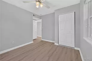 1527 Swallow Dr, Brentwood, MO 63144 - Photo 18