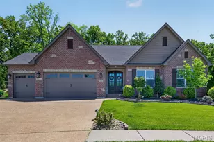 524 Stonewolf Creek Dr, Wentzville, MO 63385 - Photo 2
