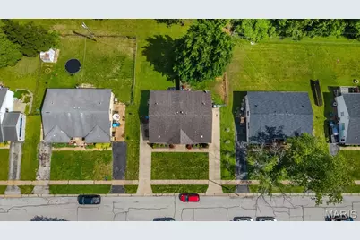 5239 Ville Anita Court, Hazelwood, MO 63042 - Photo 4